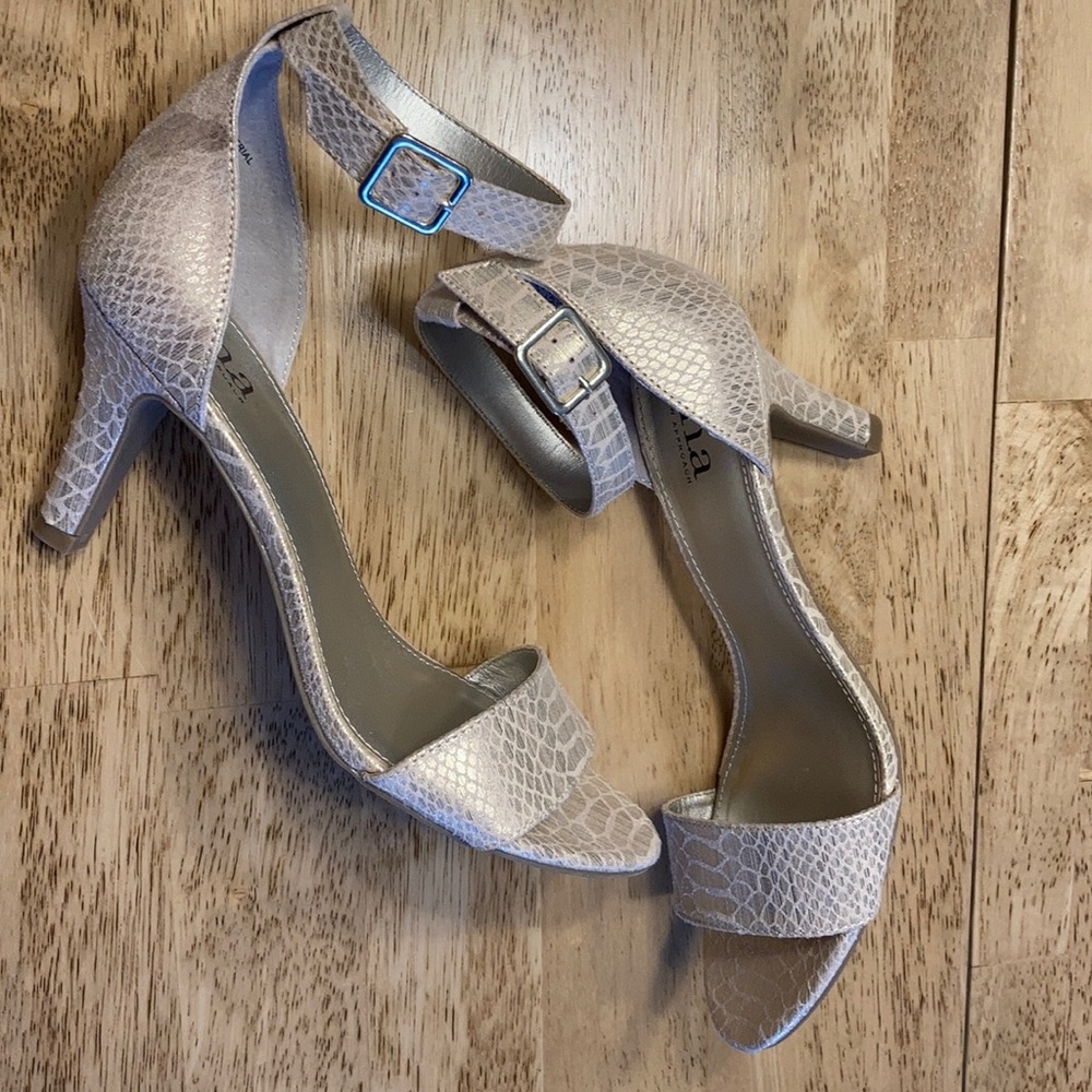 ANA A new approach heels